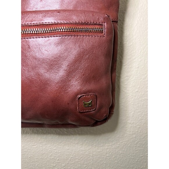Wise Owl Cognac Leather Crossbody Bag – Adjustable Strap, Multi‑Pocket Design - Picture 3 of 16
